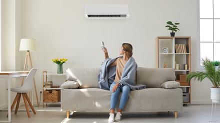 So groß wie eine Klimaanlage: Luft-Luft-Wärmepumpen können Wohnungen dezentral beheizen.