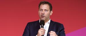 Lars Klingbeil hat beim BDZV-Kongress zum Thema „Für eine wehrhafte Demokratie - Und welchen Beitrag leisten die Medien?“ gesprochen. 