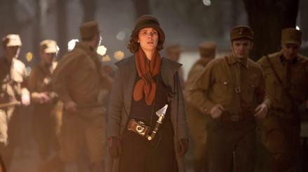 Die vierte Staffel „Babylon Berlin“ läuft ab dieser Woche im Free-TV. Im Interview spricht Darstellerin Liv Lisa Fries über ihre Figur Charlotte Ritter und deren neue Wachsfigur.