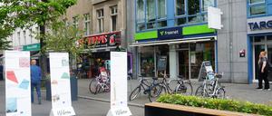 Die Fußgängerzone Wilmersdorfer Straße in Charlottenburg wurde um einen 75 Meter langen Abschnitt verlängert.