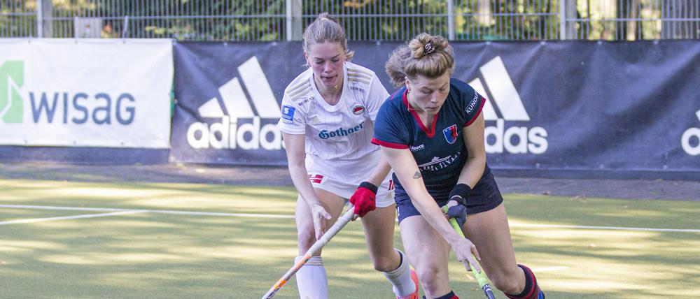 Luzie Franz (re.) ist eine der beiden treffsichersten Schützinnen des Berliner HC.