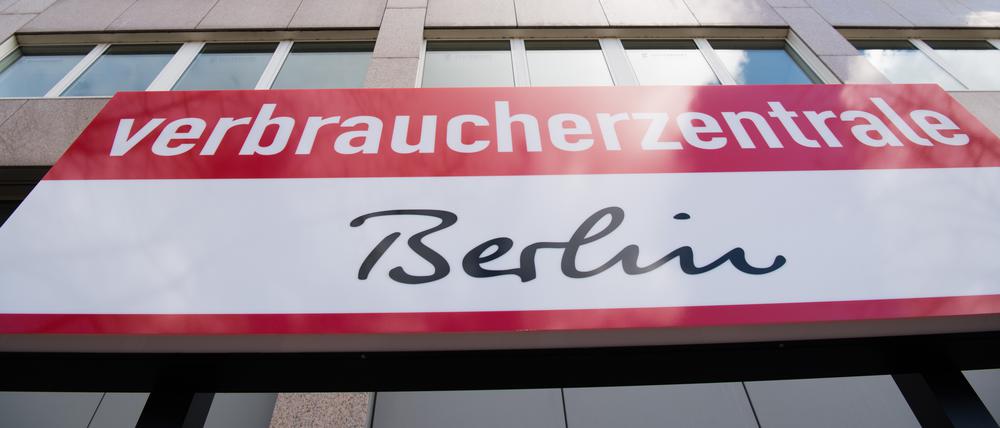 Blick auf das Gebäude in der Ordensmeisterstraße 15, in dem die Verbraucherzentrale Berlin ihren Hauptsitz hat.