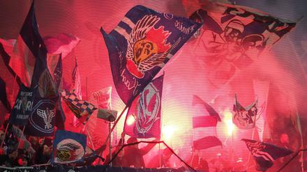 Es brennt. Eine Pyro-Show in Karlsruhe hat womöglich gravierende Konsequenzen.