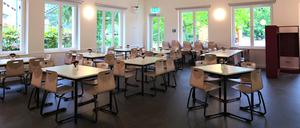 Mit bunten Dachfenstern: In der neuen Mensa der Nord-Grundschule finden 111 Kinder Platz.