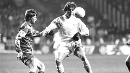Alen Boksic (r., im Zweikampf mit Sergei Mamchur) erzielte in Berlin die Führung für Olympique Marseille. 