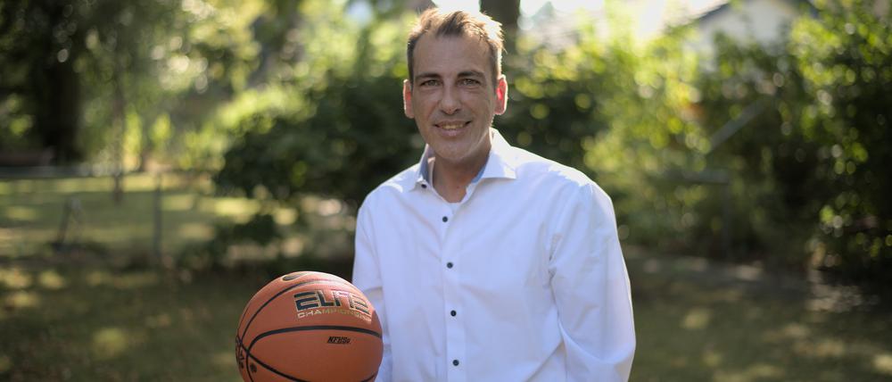 Patrick Rexhausen hat das erste Tisch-Basketballspiel erfunden.