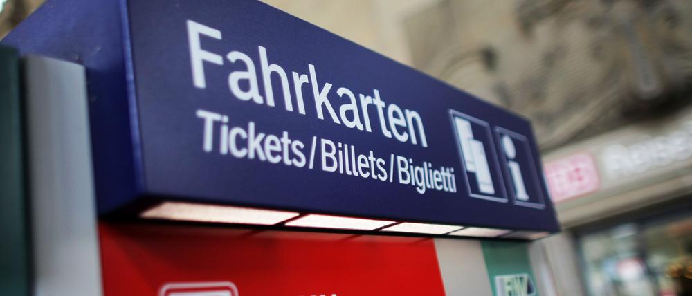 Ein Fahrkartenautomat der Deutschen Bahn.