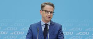 CDU-Generalsekretär Carsten Linnemann wirft Kanzler Olaf Scholz Untätigkeit in der Migrationspolitik vor. 