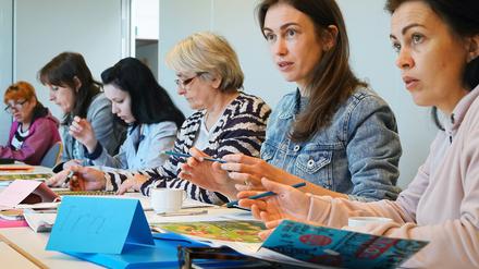 In Deutschland geht vieles ohne Deutsch nicht, daher sind Sprachkurse für ukrainische Geflüchtete sinnvoll. 