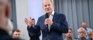 Bundeskanzler Olaf Scholz im Gespräch mit Bürgerinnen und Bürgern aus Hamburg zu aktuellen gesellschaftlichen Themen.