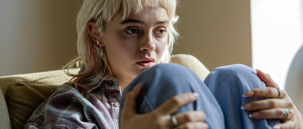 Mehr Wissen über psychische Krankheiten: Dazu soll auch die ARD-Serie „Everyone is f*cking crazy“ beitragen.