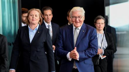 Bundespräsident Frank-Walter Steinmeier und Bundestagspräsidentin Bärbel Bas beim Festakt zum 33. Tag der Deutschen Einheit in Hamburger Elbphilharmonie 