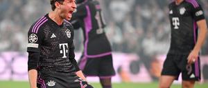  Bayerns Thomas Müller jubelt nach dem Tor zum 1:2. 