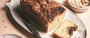 4 Rezeptfotos plus 1 Backzutaten-MoodCredit: Dikla Levy FrancesBU: Orangen-Sesam-Kuchen, Pfundkuchen, Schokoladen-Cupcakes und Einfacher Blaubeerkuchen aus "Baking Science" von Dikla Levy Frances (Christian Verlag 2023)
Genuss-Artikel über Backen nach wissenschaftlichen Erkenntnissen (ET 7.10.23) 
BakingScience
PR, Promo