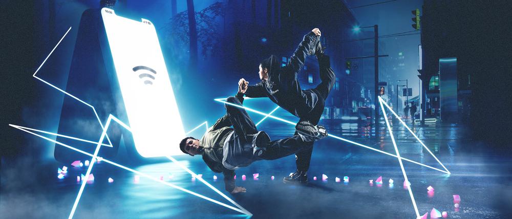 Gefängnis der Egos und Likes.  „Flying Hänsel und Gretel“ pimpt das Märchen der Gebrüder Grimm heutig auf. 