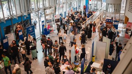 Volles Haus: Am Mittwoch kamen Hunderte Geflüchtete zur Jobmesse.