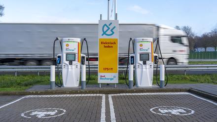Bei diesem Thema gibt es sogar eine seltene Allianz zwischen Lkw-Bauern und Klimaschützern.