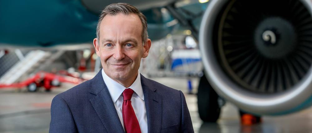 Dr. Volker Wissing FDP, Bundesminister für Digitales und Verkehr, auf dem Flughafen.
