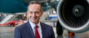 Dr. Volker Wissing FDP, Bundesminister für Digitales und Verkehr, auf dem Flughafen.