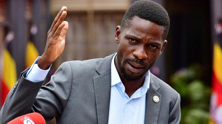 Ugandas Oppositionsführer und Sänger Bobi Wine steht unter Hausarrest.