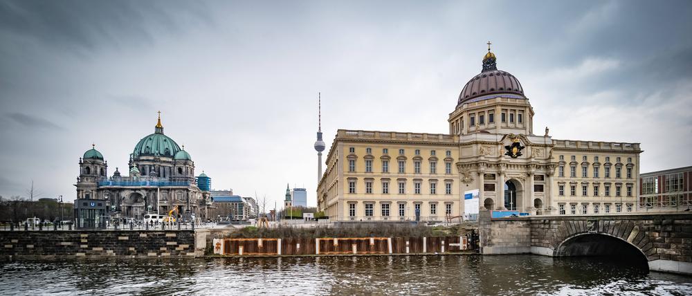 Das Humboldt-Forum gehört zu den rot markierten Einrichtungen auf der Liste.
