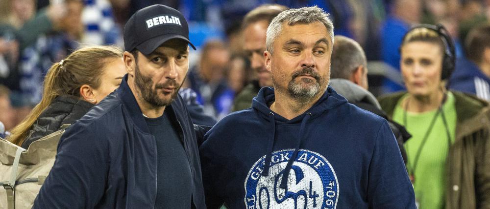 Das war’s. Für Sandro Schwarz (l.) endete mit der Niederlage auf Schalke die Zeit als Trainer bei Hertha BSC. Auch Thomas Reis ist seinen Job inzwischen los.