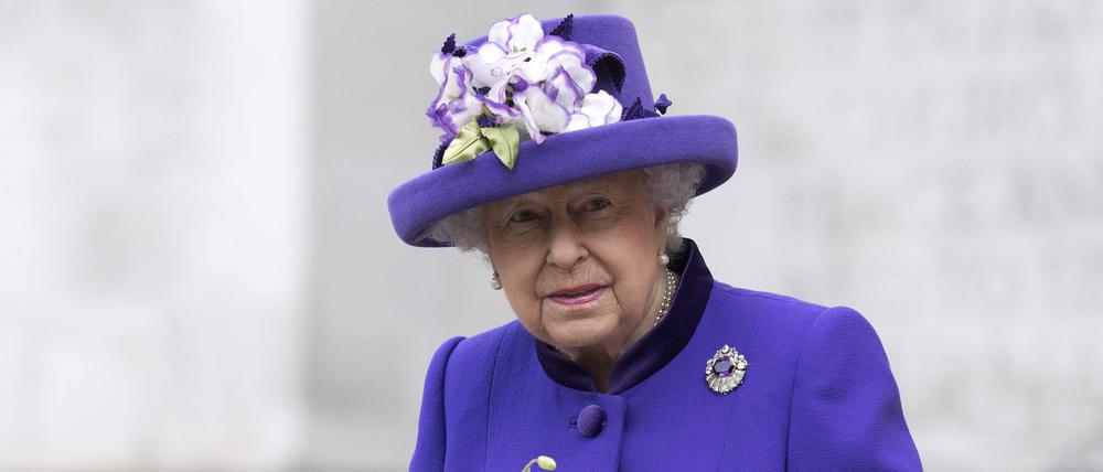 Ein Mann, der die inzwischen verstorbene britische Königin Elisabeth II. mit einer Armbrust töten wollte, ist zu neun Jahren Haft verurteilt worden (Archivbild).