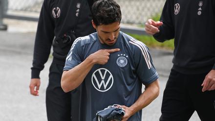 Logo. Mats Hummels 2001 im Trainingslager. 