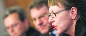 Kunsthistorikerin Meike Hoffmann bei einer Pressekonferenz am 5. November 2013.