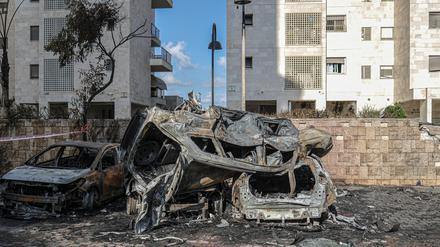 Ein Blick auf die Schäden eines Raketenangriffs aus Gaza. 