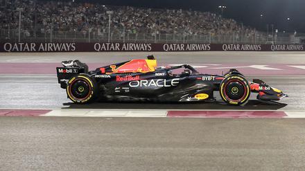 Max Verstappen in seinem Formel-1-Wagen in Katar.