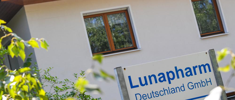 ARCHIV - 23.08.2018, Brandenburg, Blankenfelde-Mahlow: Das Gebäude der Lunapharm Deutschland GmbH im brandenburgischen Mahlow.    (zu "Prozess um den Medikamentenskandal «Lunapharm» beginnt") Foto: Patrick Pleul/ZB/dpa +++ dpa-Bildfunk +++