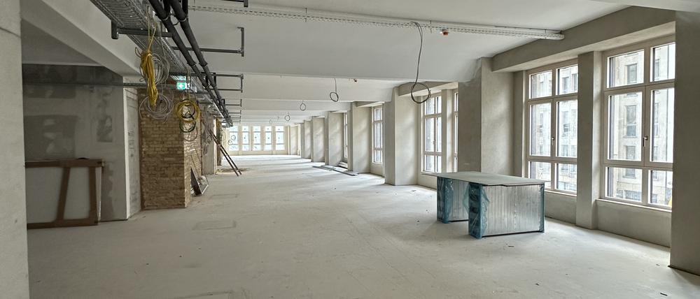 Im ersten Stock des historischen Schicklerhauses in Berlin-Mitte sollen 2024 rund 1000 Patient:innen pro Tag behandelt werden.