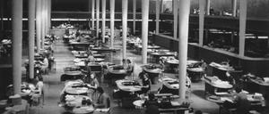 Form follows function. Frank Lloyd Wright hat diese Fabrik von Johnson & Son, einem Unternehmen für  Reinigungsprodukte, in Racine, Wisconsin, entworfen. 