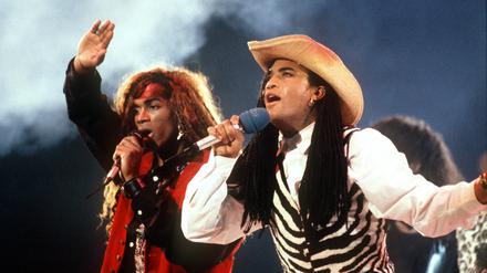 Das Pop-Duo „Milli Vanilli“mit Rob Pilatus (r) und Fabricio Morvan bei einem Auftritt in der Musiksendung „Peter’s Popshow“ in Dortmund (Archivfoto vom 17.11.1989).