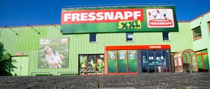 Der Tierbedarfshändler Fressnapf deckt fast das gesamte Portfolio mit eigenen Produkten ab.