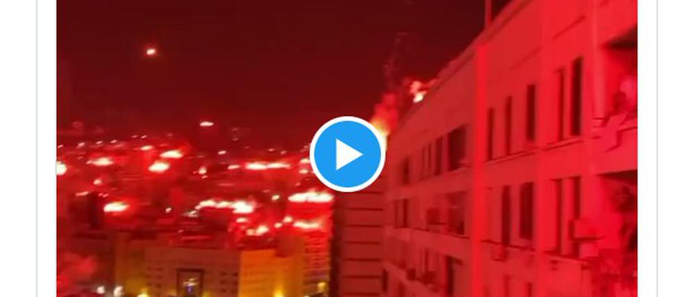 Kein israelischer Luftangriff auf Gaza, sondern ein Freuden-Feuerwerk in Algerien.