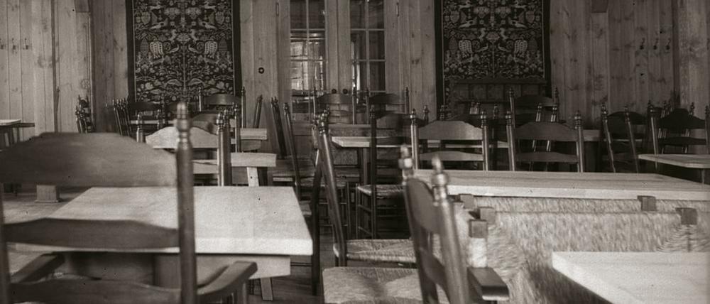 Ein Blick in den kleinen Gastraum des Seekrugs 1937. Der Bau sollte anfangs 75.000 Reichsmark kosten, am Ende waren es 273.400 Reichsmark.