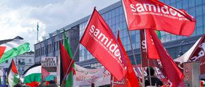 15.05.2021,Berlin,Deutschland,GER,pro-palästinensische Demo startend vom Hermannplatz. *** 15 05 2021,Berlin,Germany,GER,pro Palestinian demo starting from Hermannplatz 