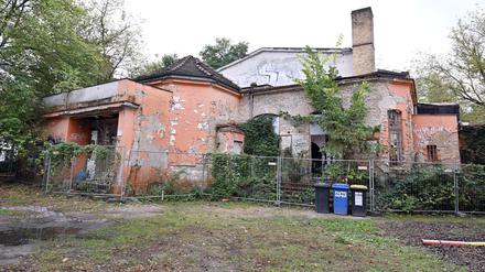 Das Potsdamer Kino Charlott wurde 1998 geschlossen. Seither verfällt das historische Gebäude in der Zeppelinstraße.