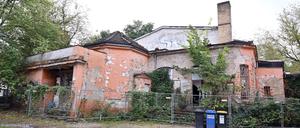 Das Potsdamer Kino Charlott wurde 1998 geschlossen. Seither verfällt das historische Gebäude in der Zeppelinstraße.