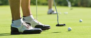 Abschlag auf der Anlage des Golf- und Landclubs Berlin Wannsee e.V.