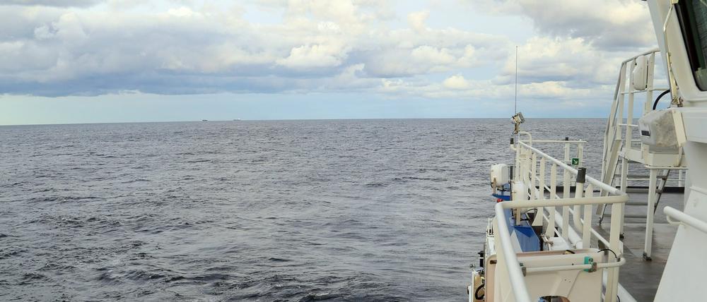 Offshore-Schiff Turva des finnischen Grenzschutzes auf Patrouille auf See in der Nähe der Stelle, an der die beschädigte Balticconnector-Gaspipeline im Finnischen Meerbusen geortet wurde. 