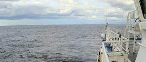 Offshore-Schiff Turva des finnischen Grenzschutzes auf Patrouille auf See in der Nähe der Stelle, an der die beschädigte Balticconnector-Gaspipeline im Finnischen Meerbusen geortet wurde. 