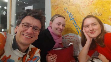 Robert Ide, Joana Nietfeld und Helena Piontek (von links) schrieben vier Jahre lang über die Liebe.