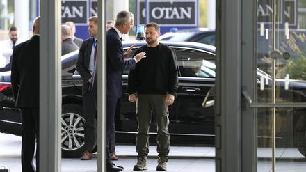 Selenskyj trifft im Nato-Hauptquartier in Brüssel ein: Man sei in der letzten Phase des Krieges.