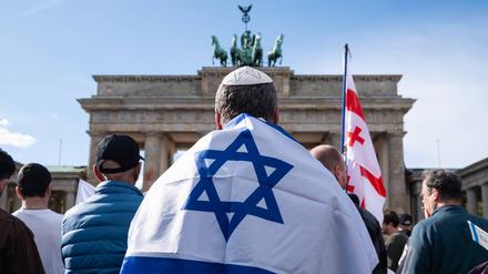 Pro-israelische Kundgebung am Brandenburger Tor nach dem Terrorangriff der Hamas. 