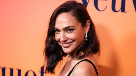 Die israelische Schauspielerin Gal Gadot steht ihren Landsleuten bei.