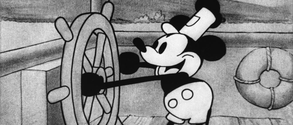 Die Zeichentrickfigur Micky Maus in einem Standbild aus dem Animationsfilm „Steamboat Willie“.