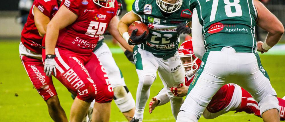 Bereits im vergangenen Jahr spielten die Royals (in rot) gegen die Unicorns um den Pokal.